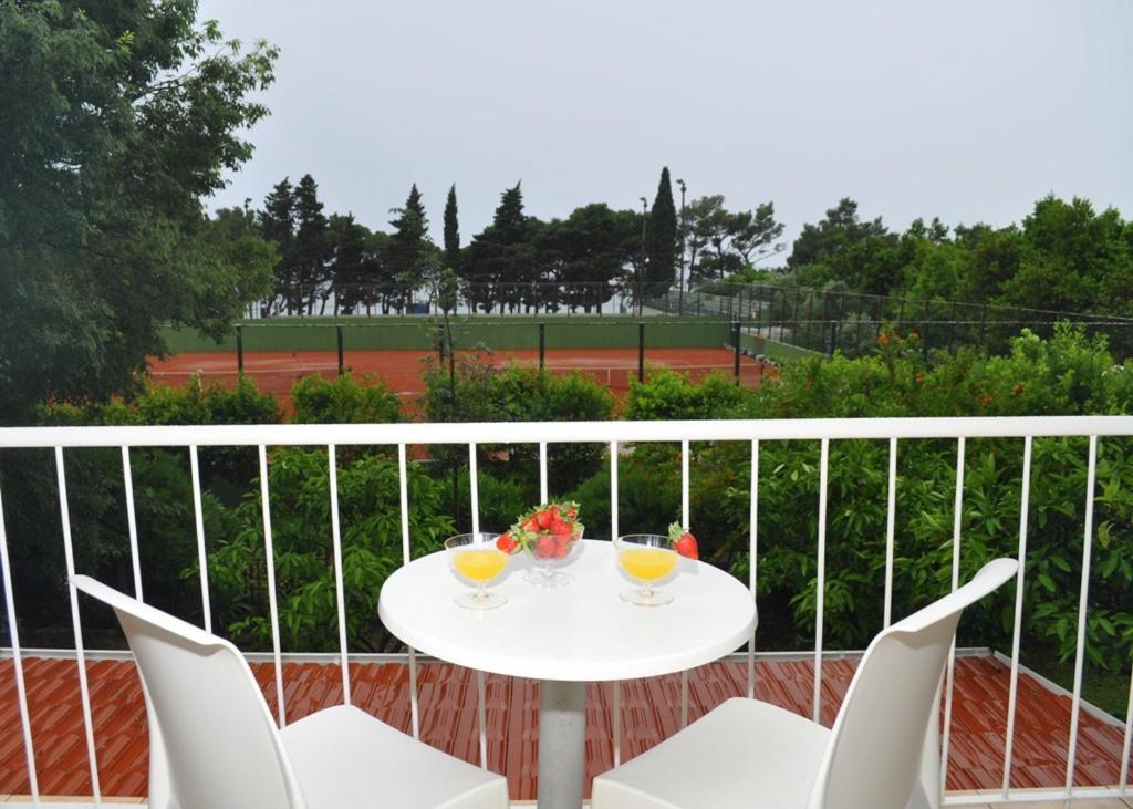 Apartments Ratko Tucepi Luaran gambar