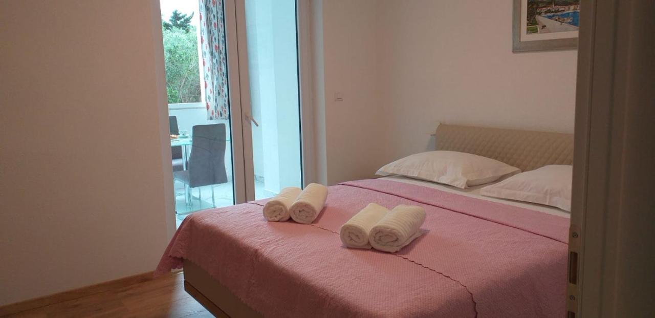 Apartments Ratko Tucepi Luaran gambar