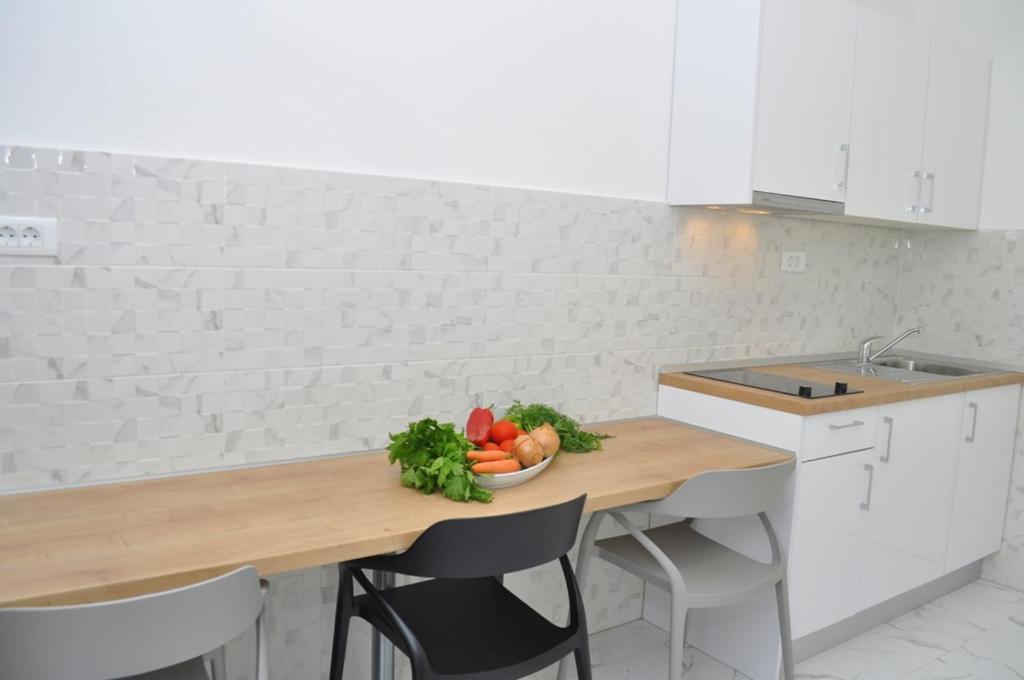 Apartments Ratko Tucepi Luaran gambar