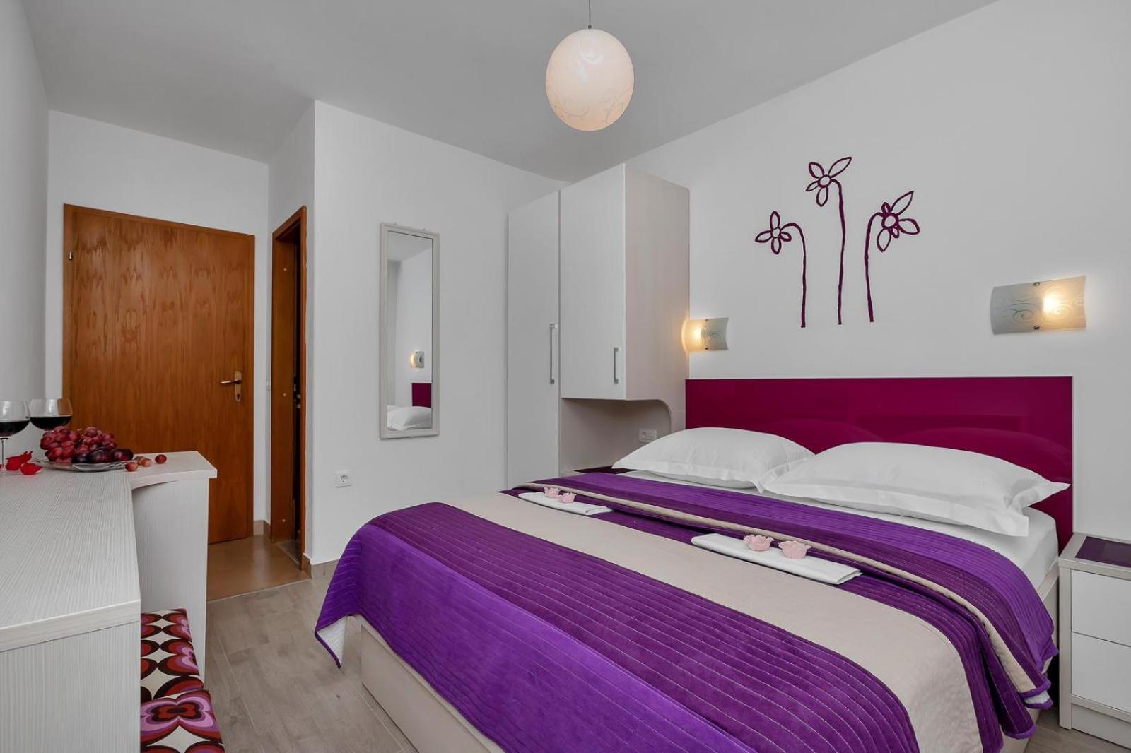 Apartments Ratko Tucepi Bilik gambar