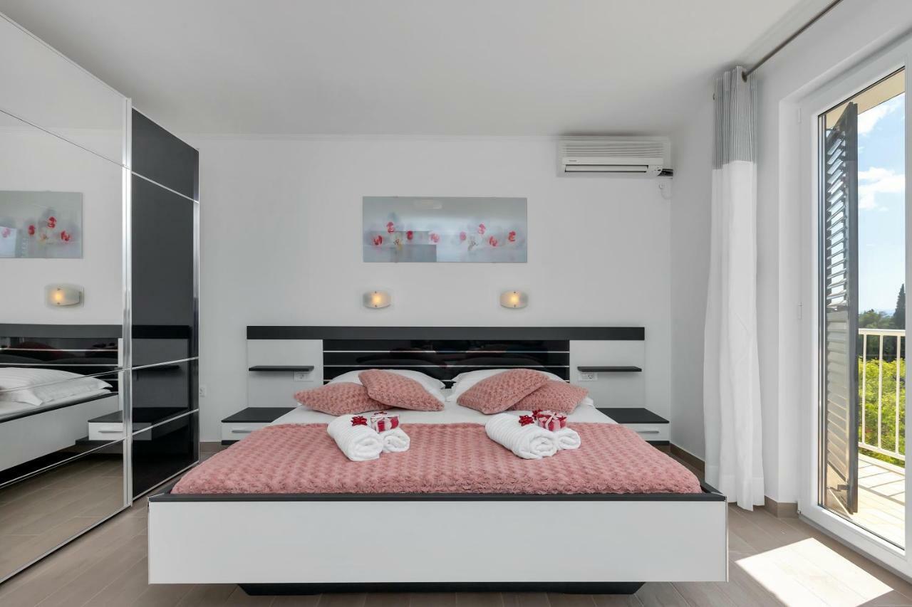 Apartments Ratko Tucepi Luaran gambar
