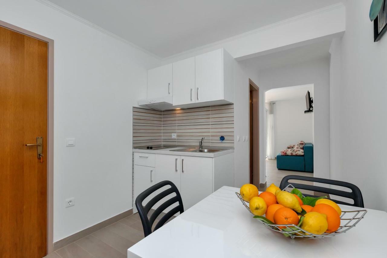 Apartments Ratko Tucepi Luaran gambar