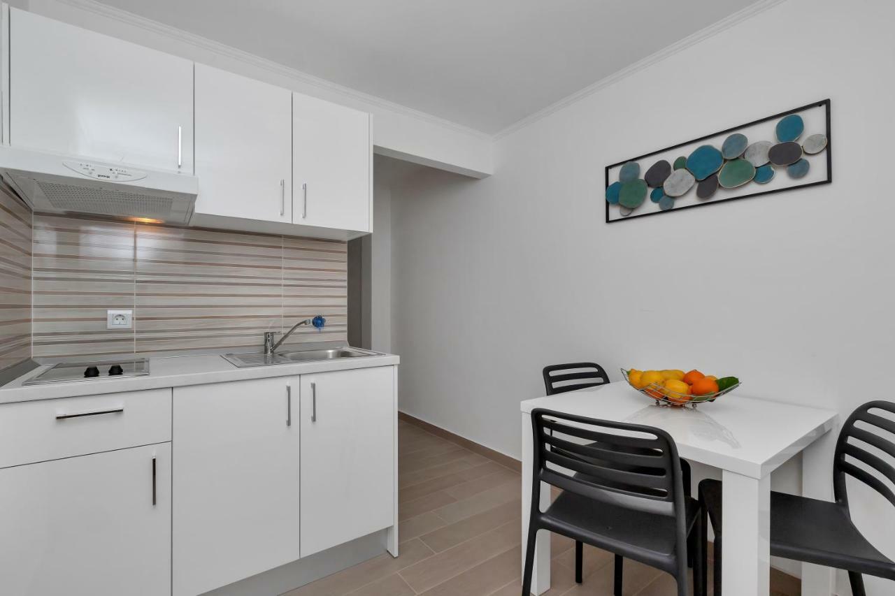 Apartments Ratko Tucepi Luaran gambar
