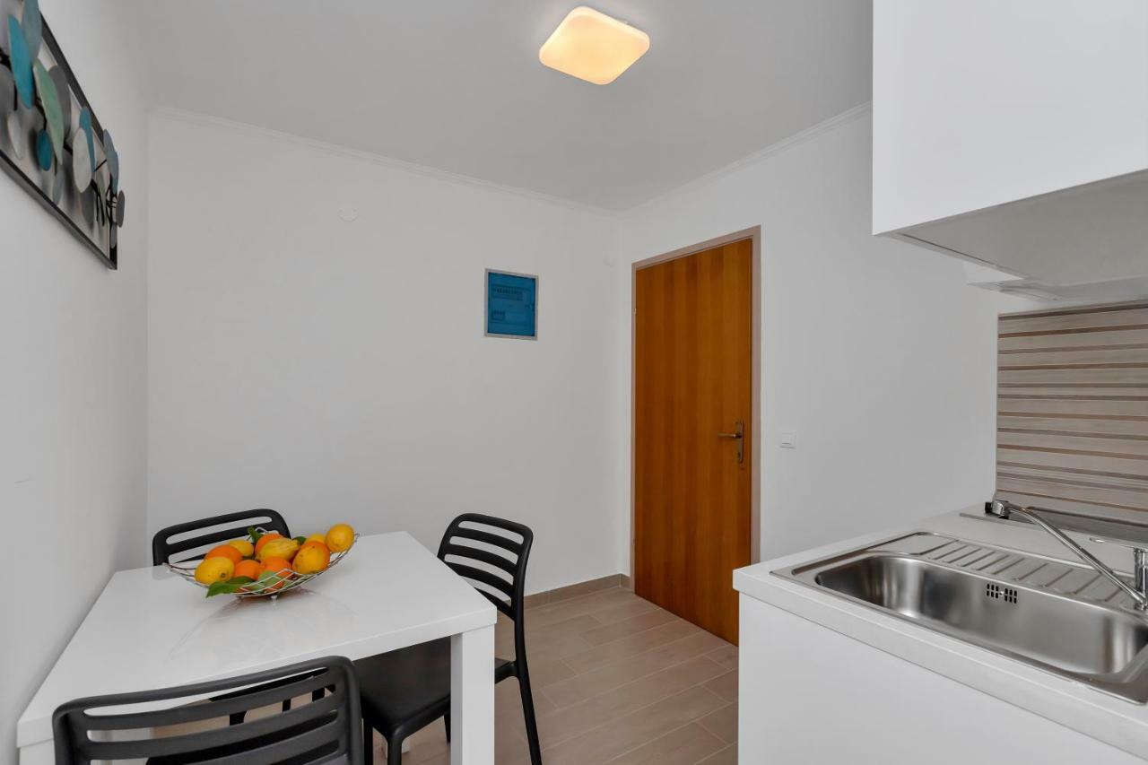 Apartments Ratko Tucepi Luaran gambar
